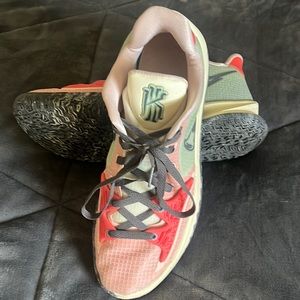 Nike Men Kyrie Low 4